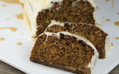 Amerikanischer Karotten-Walnuss-Kuchen mit Maple-Creamcheese-Icing