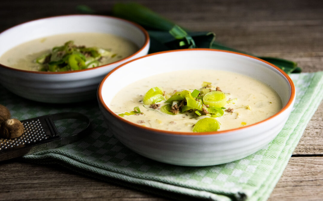 Käse-Lauch-Suppe mit Hackfleisch